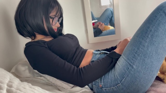 Anime girl pays up after losing a bet as I finish on her thick thighs
