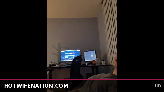 Sexy Asian Girlfriend Sends Steamy Cumshot Video for Her Missing BF