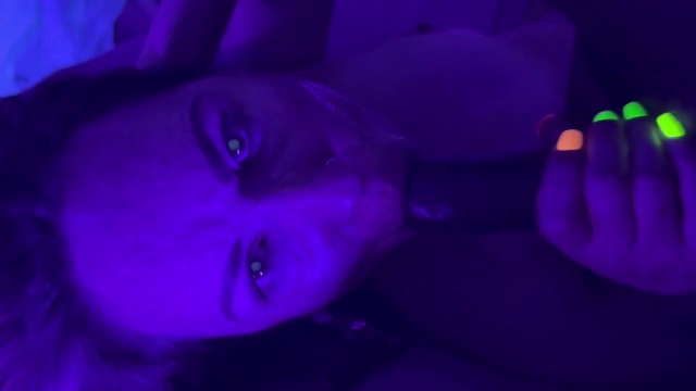 Bull Unleashes His Load on Hotwife’s Face; Show Daddy How Good I Am
