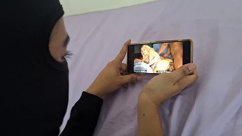 Watching her favorite porn video while I pleasure a curvy MILF