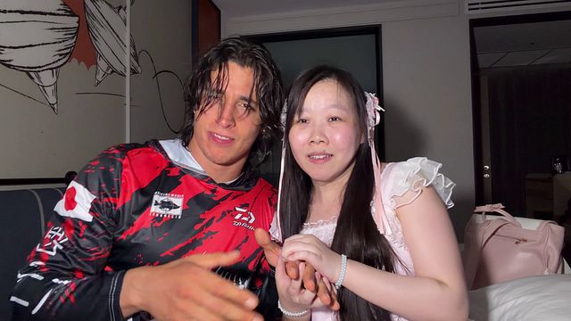 Famous Chinese Singer Receives a CREAMPIE Surprise