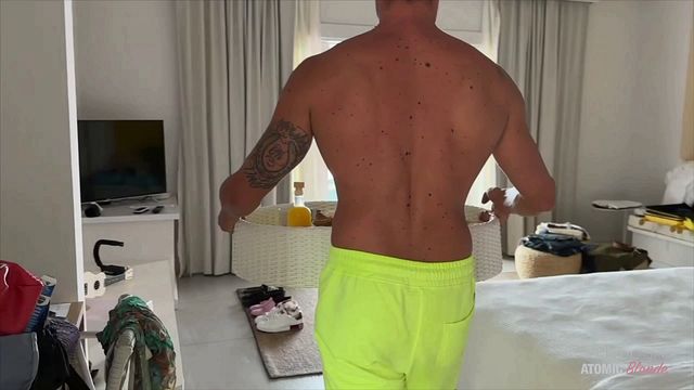 Blonde Tempts Room Service Guy for a Steamy Poolside Encounter