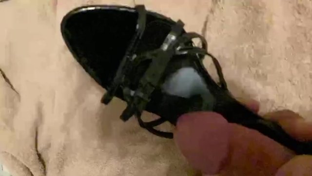 Creampie in Wife’s Sexy High Heels During Hot Cuckold Session